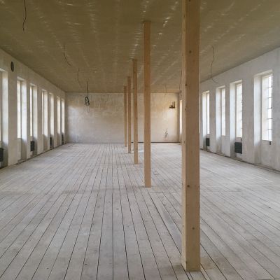 2020 12 : Galerie před pokládkou druhé vrstvy podlahy a stropu. (fotografie Sylva Hampalová)